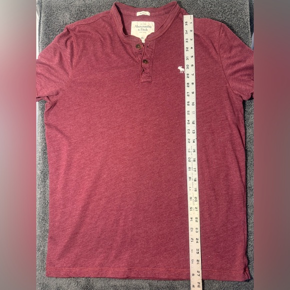 Abercrombie & Fitch Men's Burgundy Henley Shirt - Picture 4 of 4